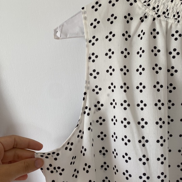 Ann Taylor Dotted sleeveless blouse - Picture 2 of 5